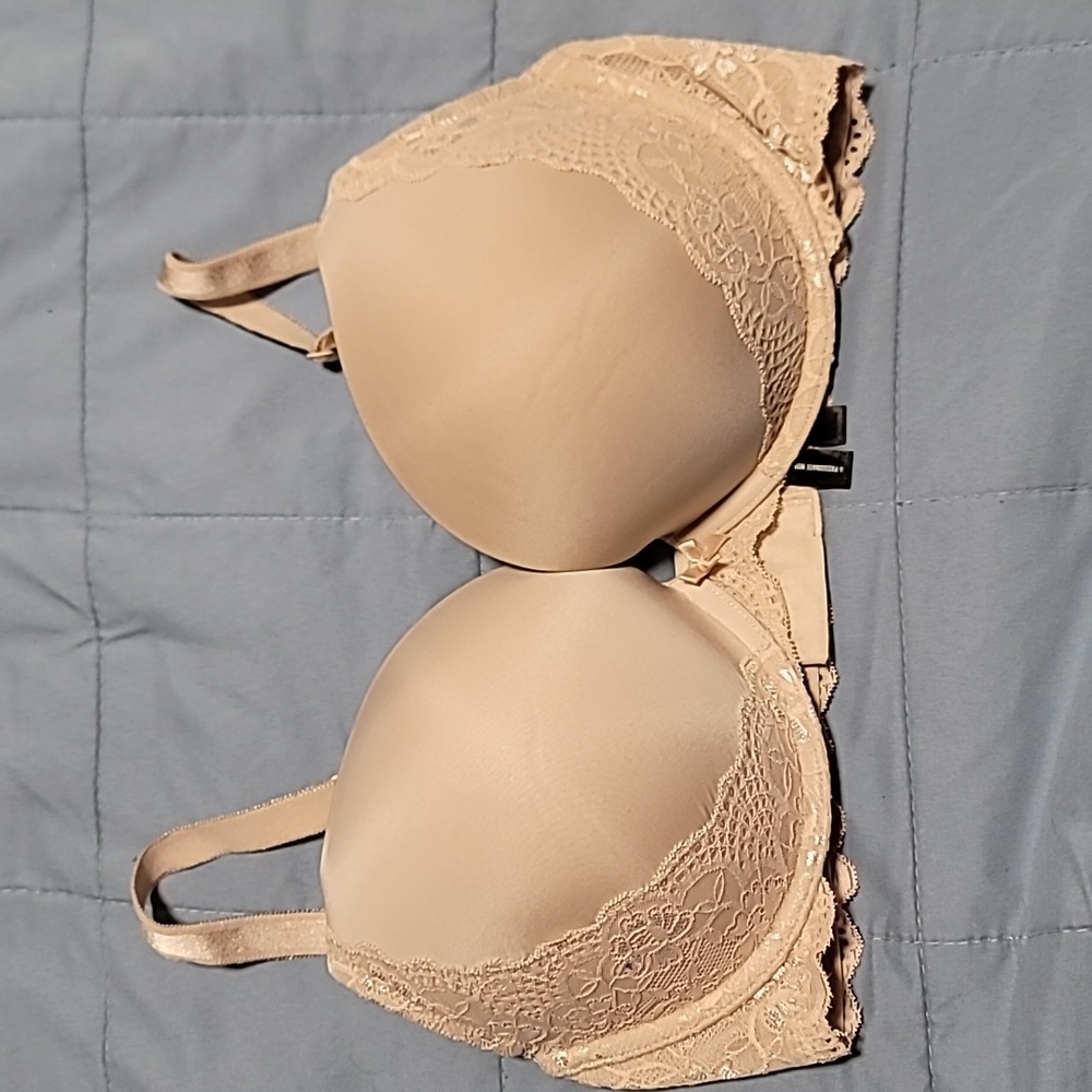 Torrid Smooth Push-Up Plunge Bra, 360 Back Smoothing, Nude, 38DD, Lightly Used